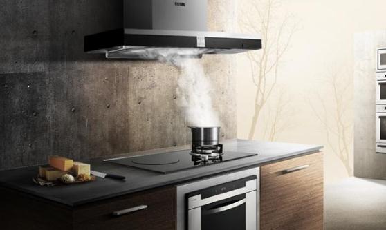 厨房的油烟给身体健康带来大的隐患 减少厨房油烟通风工作要做好