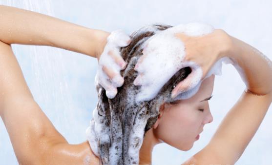 晚上睡觉前洗头有什么影响 洗头的五大禁忌